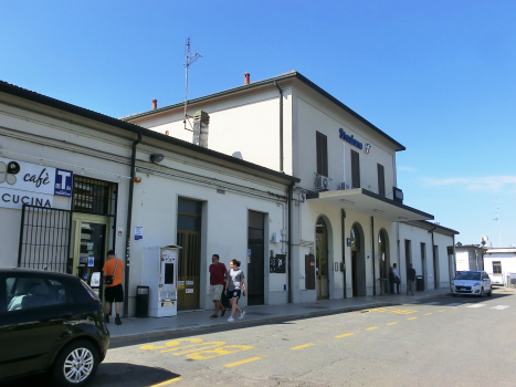Gare de Lugo