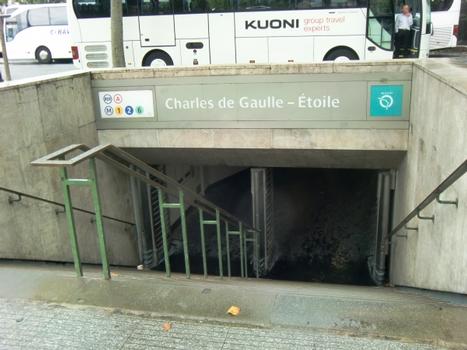 Metrobahnhof Charles de Gaulle - Étoile