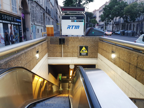 Metrobahnhof Baille