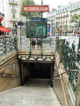 Metrobahnhof Rue du Bac