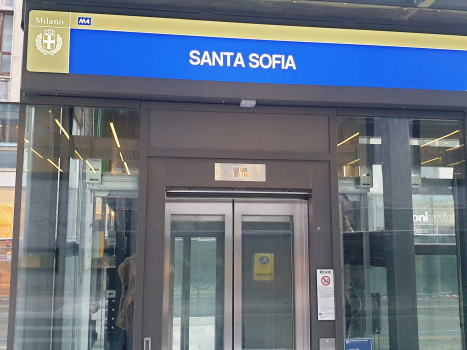 Metrobahnhof Santa Sofia