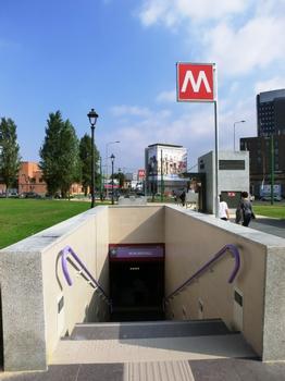 Monumentale M5 Metro Station - access