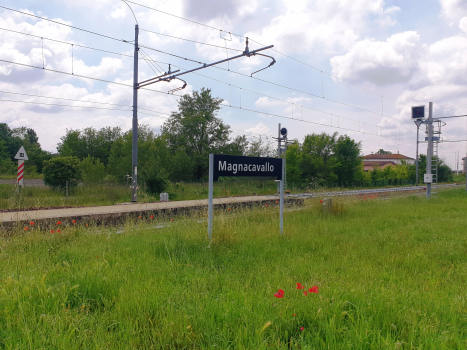 Magnacavallo Station