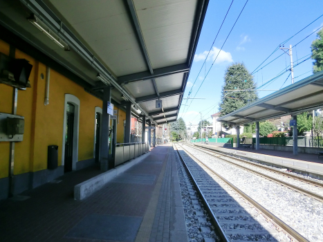 Mariano Comense Station