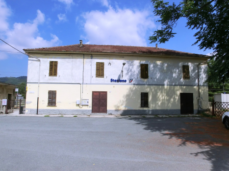 Mombaldone-Roccaverano Station