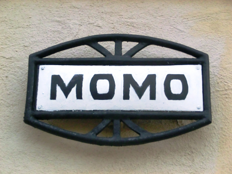Gare de Momo