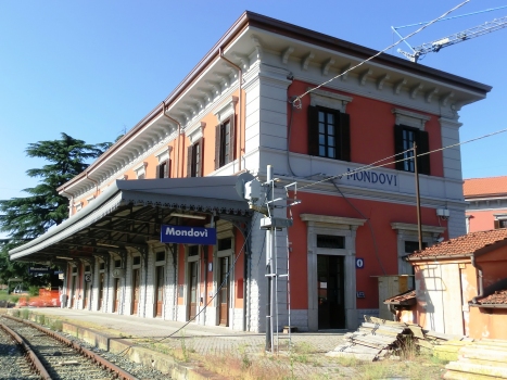 Bahnhof Mondovì