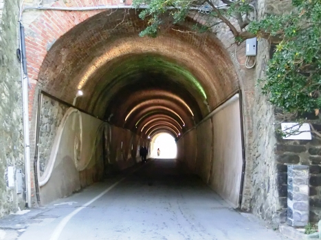 Capoluogo Tunnel eastern portal
