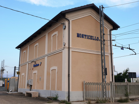 Bahnhof Monticello d'Alba