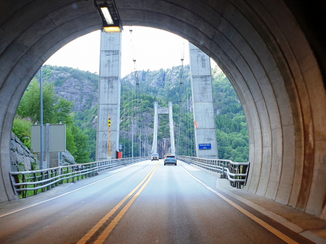 Fedahei Tunnel southern portal and Fedafjord Bridge