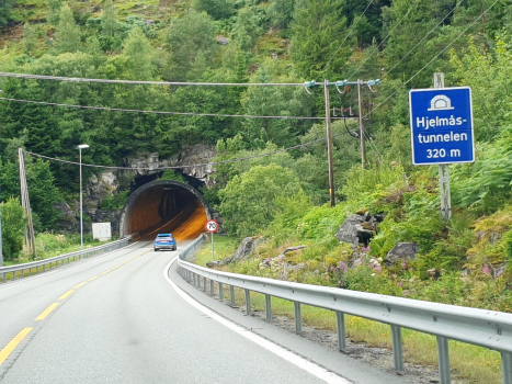 Hjelmåstunnel