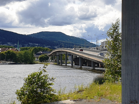 Straßenbrücke Strømsø