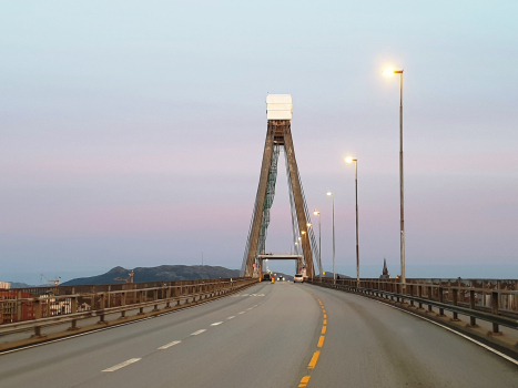 Stavanger City Bridge under refurbishment