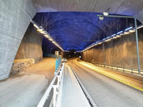Bu Tunnel northern portal