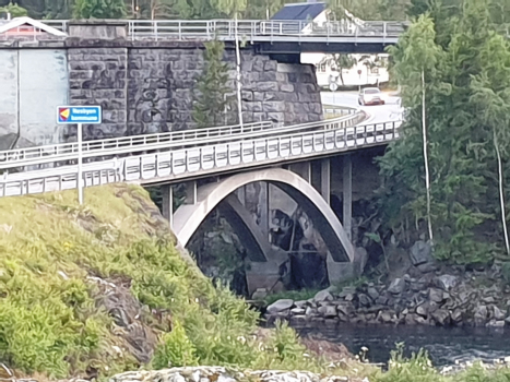 Straßenbrücke Svenkerud