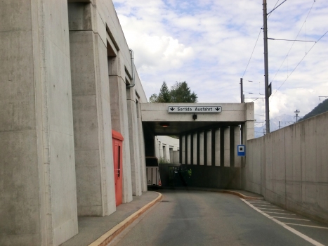 Tunnel Bahnhof Sagliains