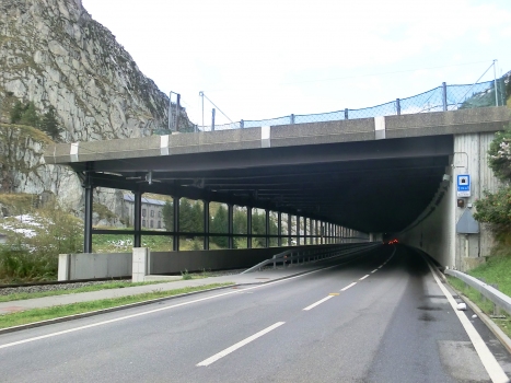 Urnerloch-Nasse Kehle Tunnel southern portal