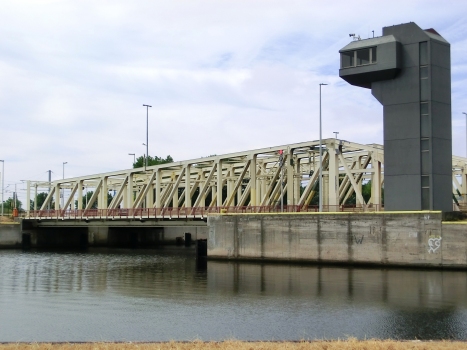 Klappbrücke im Zuge der Isabellalaan