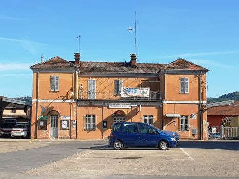 Gare de Neive