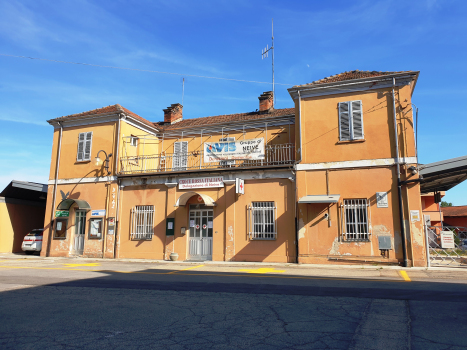 Gare de Neive