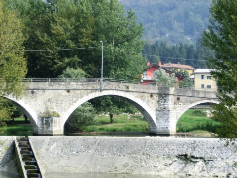 Pont vieux sur le Serio