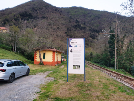 Niusci Station
