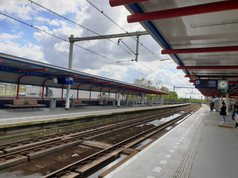 Bahnhof Almere Buiten