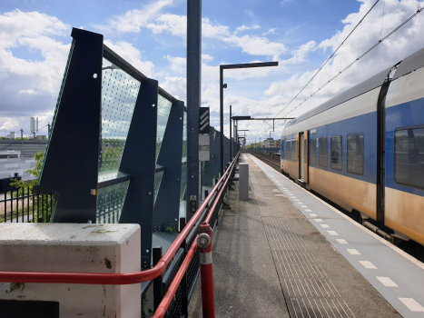 Bahnhof Almere Muziekwijk