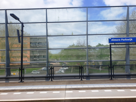 Bahnhof Almere Parkwijk