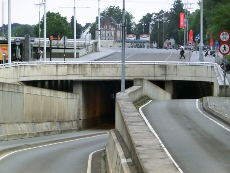 Tunnel et parking du Maasboulevard