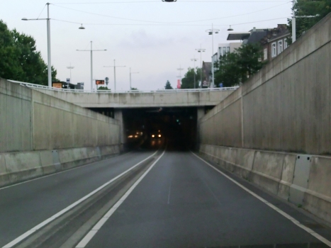 Tunnel et parking du Maasboulevard