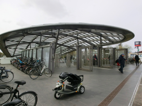 Metrobahnhof Noorderpark