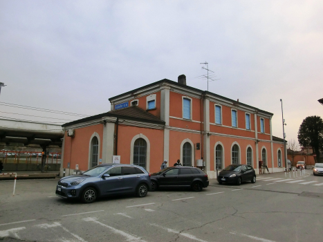 Olgiate-Calco-Brivio Station
