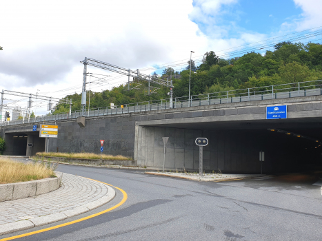 Opera Tunnel south-western ramp portal (on the left) and Grønli Tunnel southern portal
