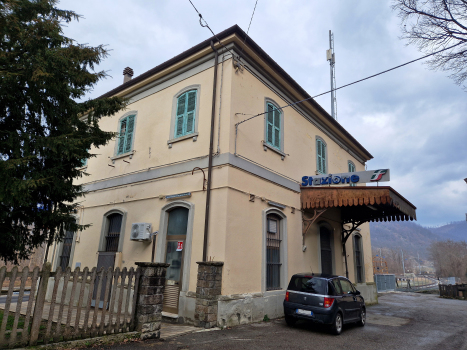 Ostia Parmense Station