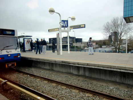 Metrobahnhof Overamstel