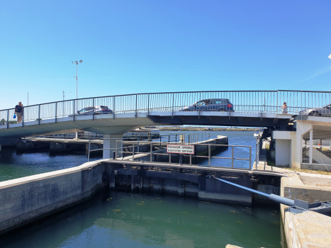 Canal das Pirâmides Movable Bridge