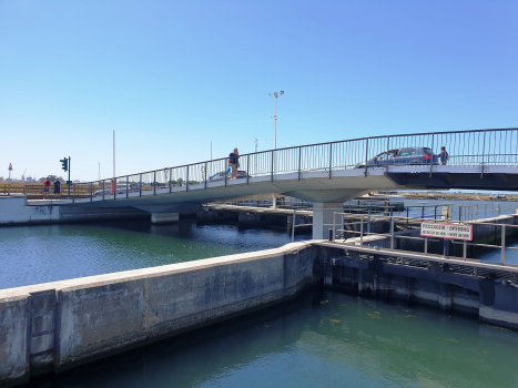 Canal das Pirâmides Movable Bridge