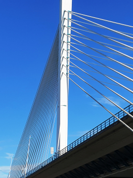 Rainha Santa Isabel Bridge