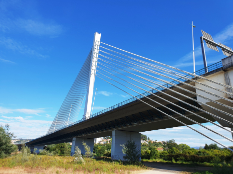 Rainha Santa Isabel Bridge