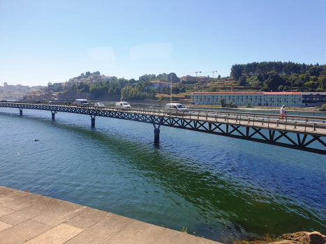 Viaduto do Cais das Pedras