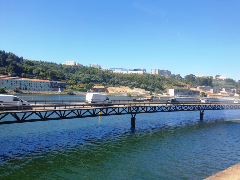 Viaduto do Cais das Pedras