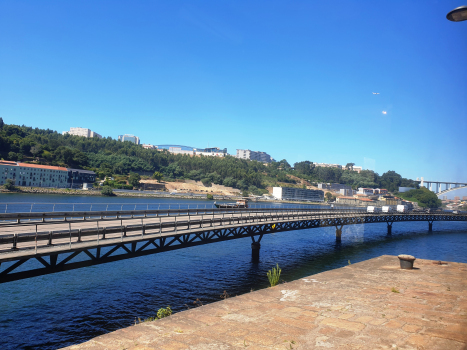 Viaduto do Cais das Pedras