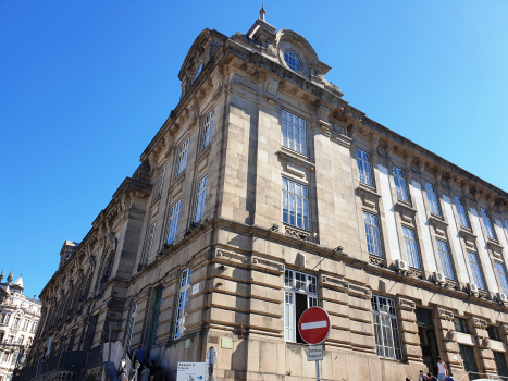 Porto São Bento Station