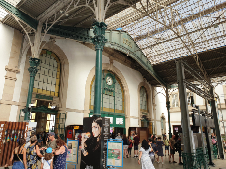 Porto São Bento Station