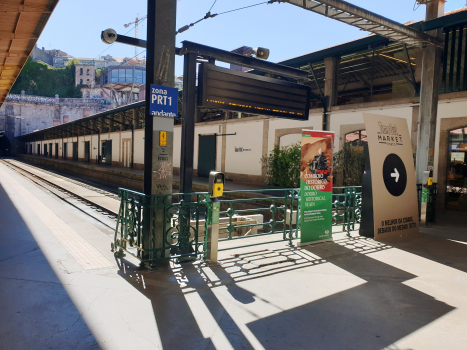 Porto São Bento Station