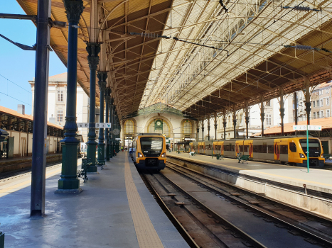 Porto São Bento Station