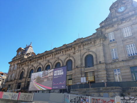 Porto São Bento Station