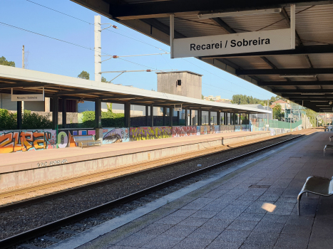 Recarei-Sobreira Station