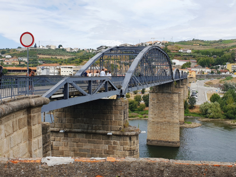 Regua Pedonal (ex Railroad) Bridge